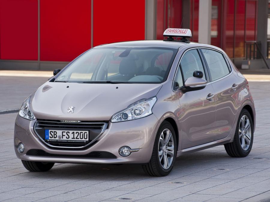 Peugeot 208 Fahrschule 5-Door '2012